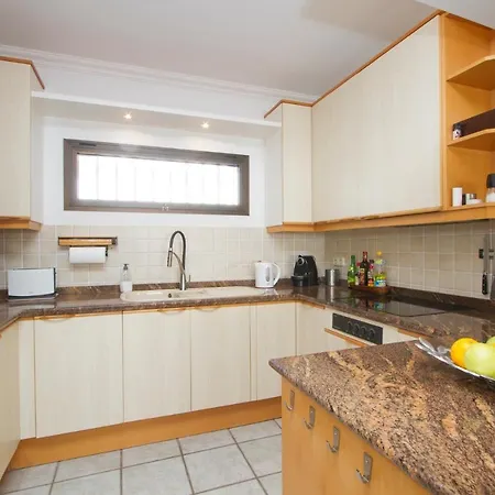 Apartamento Colina Del Sol 1106